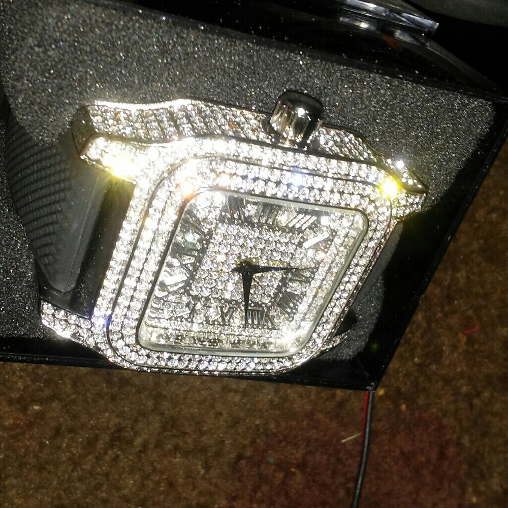 Ice out wacth